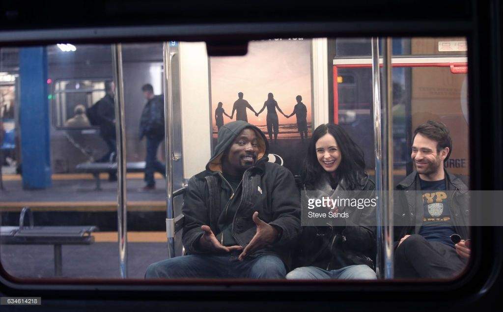 Luke Cage, Jessica Jones e Demolidor aparecem juntos em novas fotos de Os Defensores!