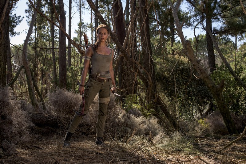 Alicia Vikander aparece como Lara Croft nas primeiras fotos oficiais de Tomb Raider!