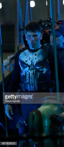 Justiceiro aparece de uniforme em novas imagens da série!