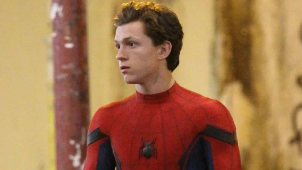 Peter Parker aparece pulando em uma nova imagem de Homem-Aranha: De Volta ao Lar!