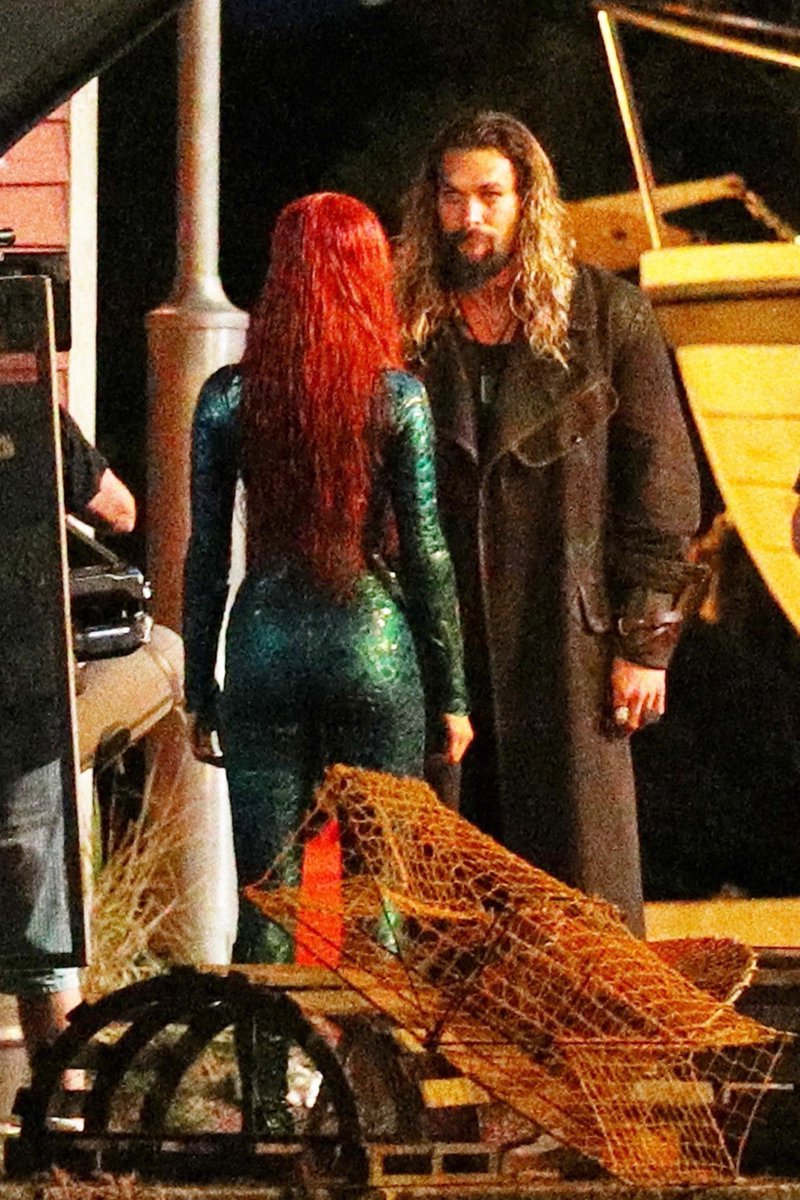 Jason Momoa e Amber Heard aparecem juntos em nova foto do set do filme do Aquaman!