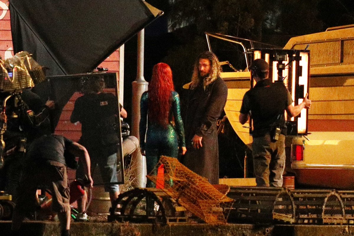 Jason Momoa e Amber Heard aparecem juntos em nova foto do set do filme do Aquaman!