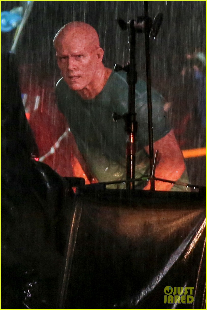 Wade Wilson é atropelado em novas imagens do set de Deadpool 2!