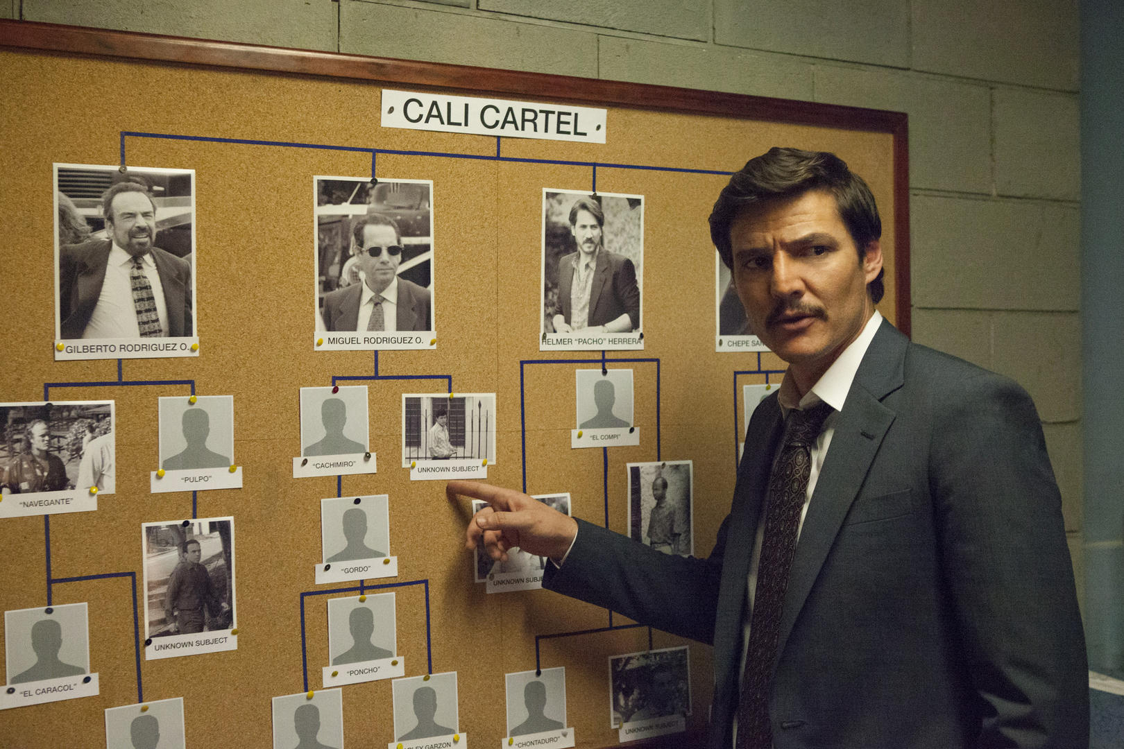 Terceira temporada de Narcos ganha teaser, imagens e data de estreia!