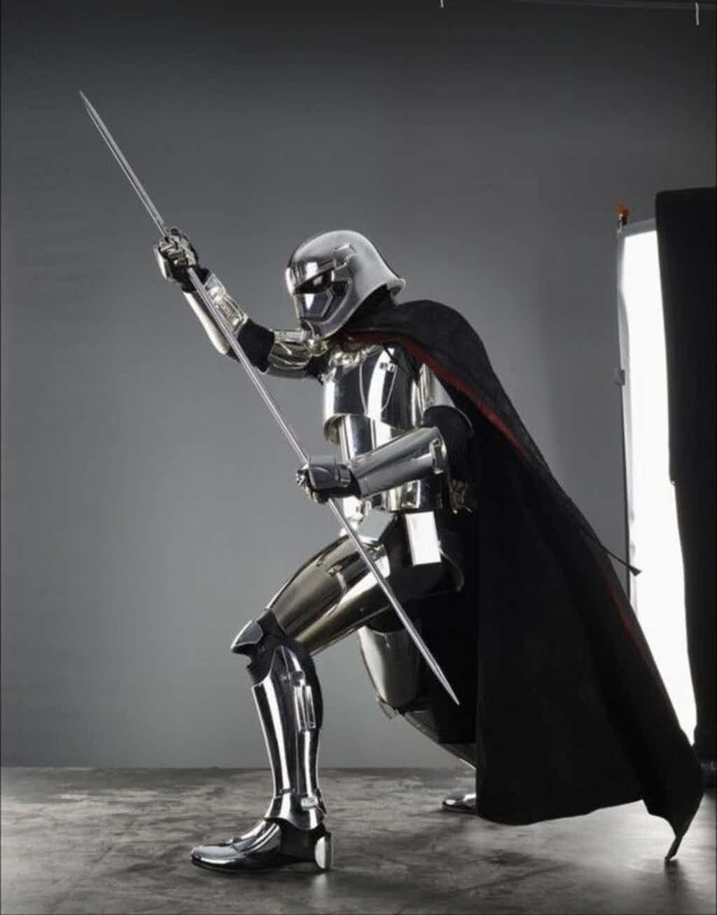 Star Wars: Os Últimos Jedi ganha novas imagens que revela o visual completo do líder supremo Snoke!