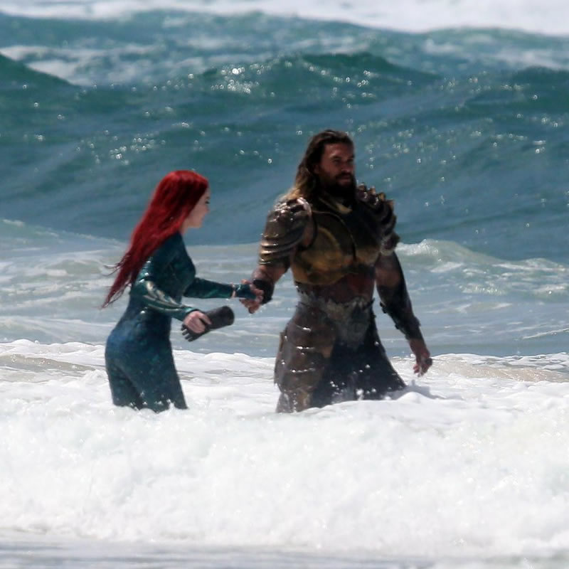 Jason Momoa aparece de armadura com a Amber Heard em novas fotos do set de Aquaman!