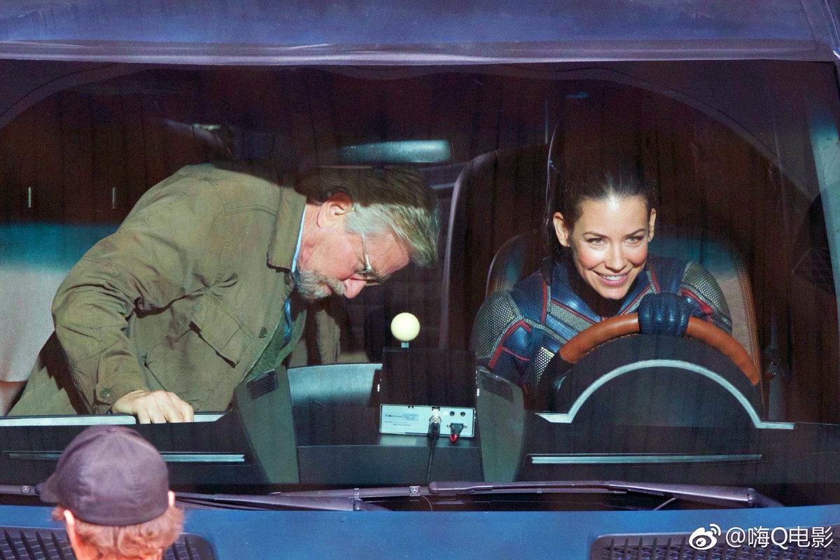 Michael Douglas e Evangeline Lilly aparecem em novas fotos do set de Homem-Formiga e Vespa!