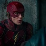 Novo clipe de Liga da Justiça mostra o Batman dando conselho para o Flash!