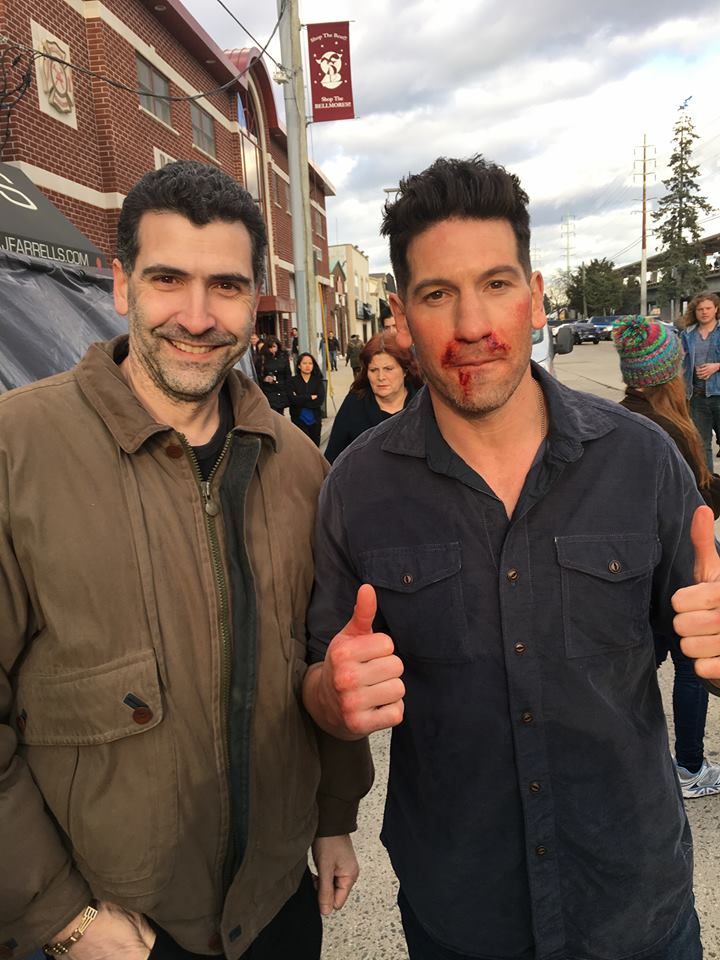 Novas fotos do set da segunda temporada de Justiceiro mostram Frank Castle sujo de sangue!