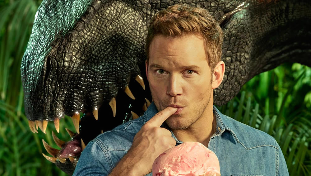 Chris Pratt tira selfie com dinossauro em novas imagens de Jurassic World: Reino Ameaçado!